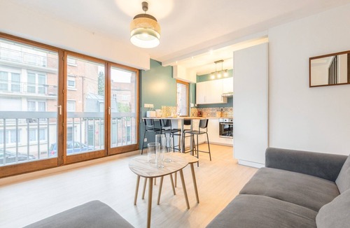 Faubourg de Bethune Apartment | 1-bedroom flat close to CHR and shops