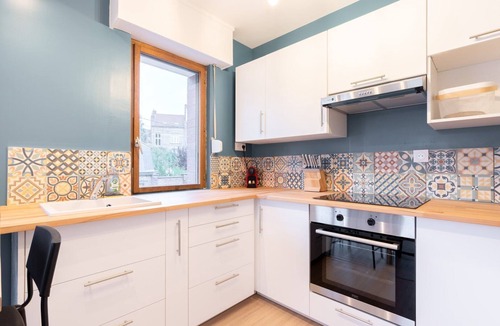 Faubourg de Bethune Apartment | 1-bedroom flat close to CHR and shops