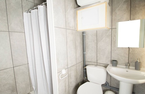 Rouxmesnil-Bouteilles Apartment | 1 Bedroom Apartment in Rouxmesnil-Bouteilles