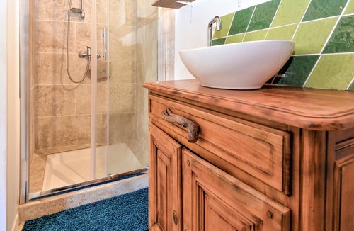 Saint-Paulet-de-Caisson Apartment | 1 bedroom accommodation in St Paulet De Caisson