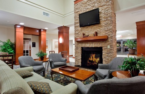 Chesapeake Apartment | 1 Bedroom | Free Breakfast. Indoor Pool & Hot Tub