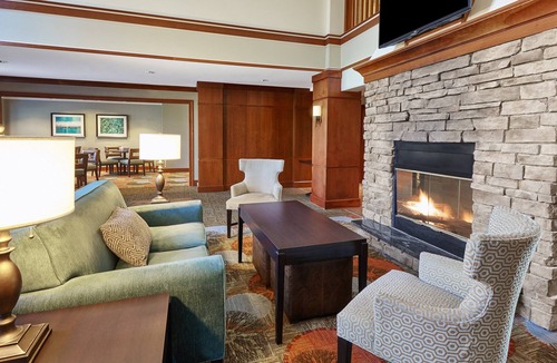 Glenview Condo | 1 Bedroom | Free Breakfast Buffet, Indoor Pool