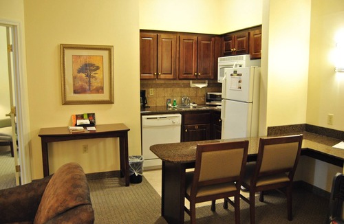 Okemos Condo | 1 Bedroom | Free Breakfast.