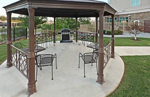 Rogers Condo | 1 Bedroom | Free Breakfast 24-hour business center