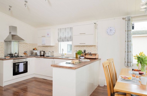 Tiddington Ski Chalet | 1 bedroom accommodation in Stratford-upon-Avon