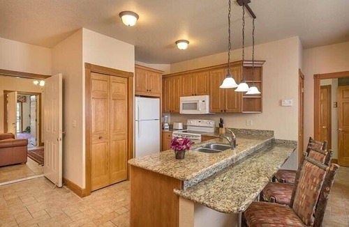 Branson Theater District Villa | 1 Bedroom Grand Villa in Westgate Branson Woods Resort-fully equipped kitchen