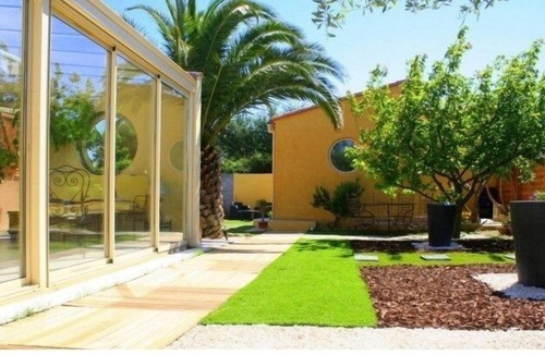 Pia House | 1 Bedroom Guesthouse in Pia