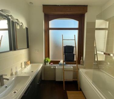 Bailleul House | 1 Bedroom Homestays In Bailleul