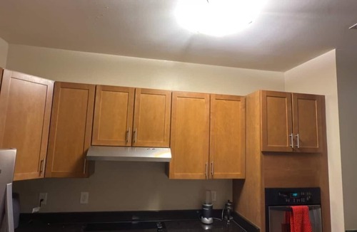 Revere Bed & Breakfast | 1 Bedroom in Revere with central AC and 24hr gym access