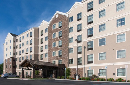 West Seneca Condo | 1 Bedroom | Indoor Pool + Shared Hot Tub