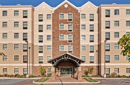 West Seneca Condo | 1 Bedroom | Indoor Pool + Shared Hot Tub