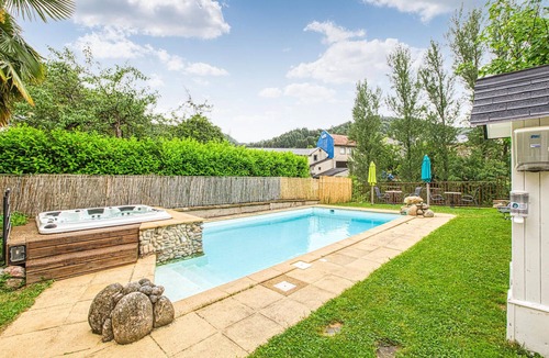 Saint-Jean-du-Bruel Apartment | 1 bedroom lovely apartment in Saint Jean du Bruel