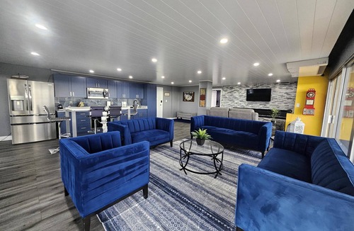 Southeast Colorado Springs Condo | 1 Bedroom Luxurious Loft perfect for Entertaining!