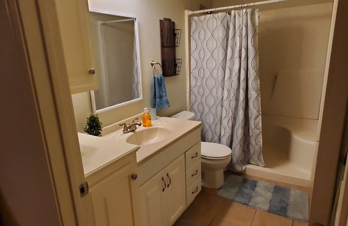 Gainesville House | 1 bedroom near Gainesville city center and Winstar casino.