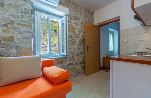 Kucice Apartment | 1 bedroom nice apartment in Svinisce