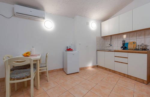 Potocnica House | 1 bedroom nice home in Potocnica