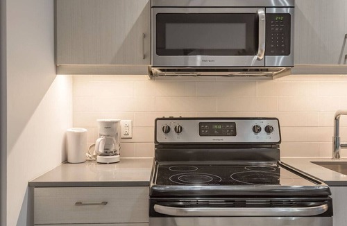 Cite Multimedia Apartment | 1 bedroom old port- F1 Weekend