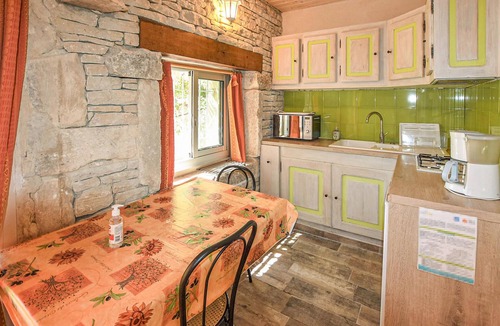 Nyons Apartment | 1 bedroom pet friendly apartment in Nyons