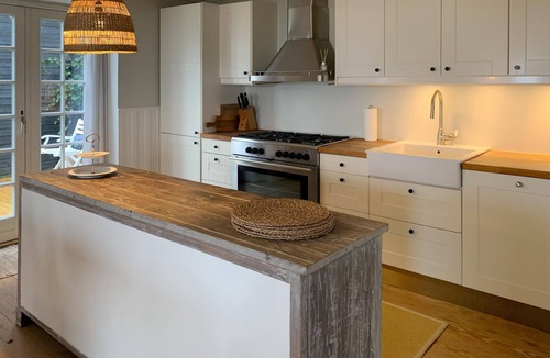 Lyngsbæk Strand House | 1 bedroom pet friendly home in Ebeltoft