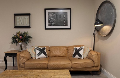 Stirling Bed & Breakfast | 1 bedroom Pool Side Apartment