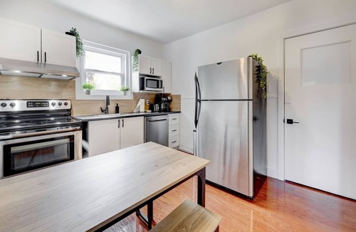 Maizerets Apartment | 1 bedroom + Sofa bed + Wifi + Free street parking