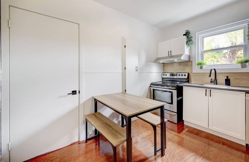 Maizerets Apartment | 1 bedroom + Sofa bed + Wifi + Free street parking