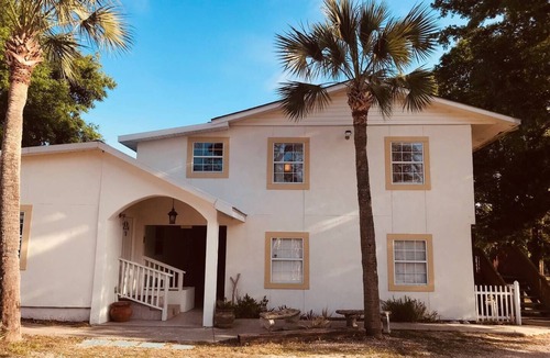 Steinhatchee Apartment | 1 Bedroom Studio with 1 Queen Bed