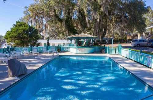 Steinhatchee Apartment | 1 Bedroom Studio with 1 Queen Bed