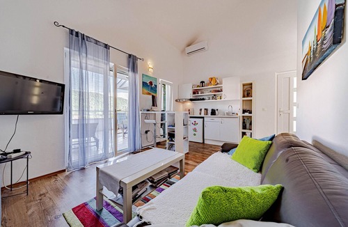 Broce Apartment | 1 bedroom stunning apartment in Broce
