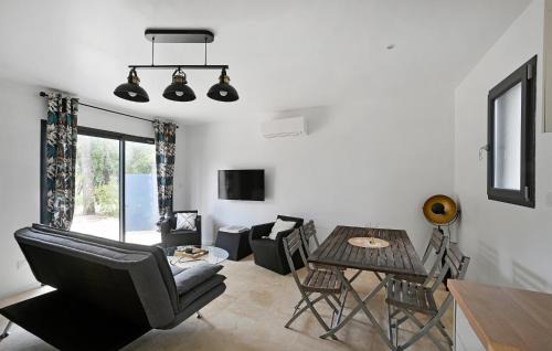 Favas House | 1 Bedroom Stunning Home In Saint-Bauzille-De-Mont