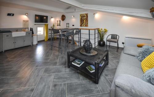 Aigueze House | 1 Bedroom Stunning Home In Aiguèze