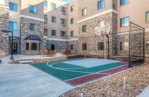 Maryland Heights Condo | 1 Bedroom Suite | Free Breakfast + BBQ Area | Near Edward Jones! Great for Business Travelers!