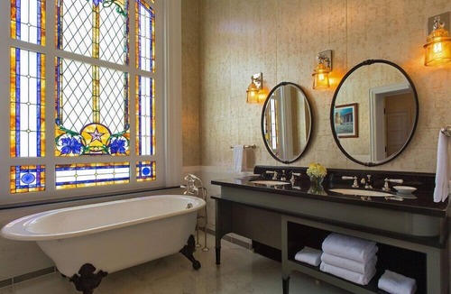 Downtown Austin Hotel | 1-Bedroom Suite at a 4.5⭐️ Hotel