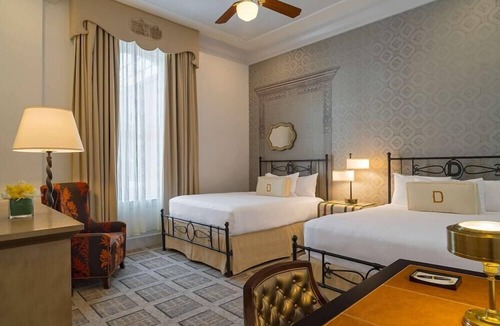 Downtown Austin Hotel | 1-Bedroom Suite at a 4.5⭐️ Hotel