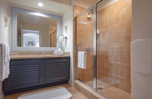 Florida Center Hotel | 1-Bedroom Suite at a 4⭐️ Hotel