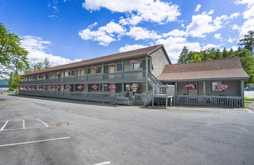 Lake George Apartment | 1 Bedroom Suite on Lake George