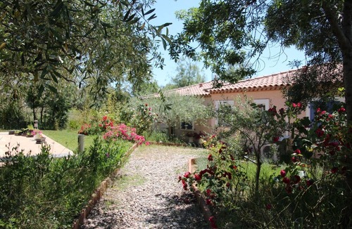Cebazan House | 1 bedroom villas fully air conditioned with shared, heated and covered swimming pool