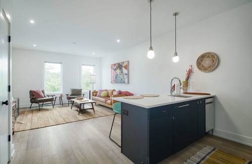 Philadelphia Apartment | 1 Bedroom with Amenities and Parking