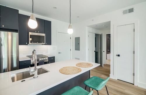 Philadelphia Apartment | 1 Bedroom with Amenities and Parking