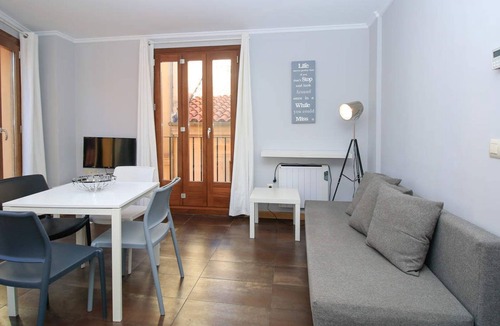 Barrio del Carmen Apartment | 1 Bedroom with balcony. El Carmen. Valencia. TRA3