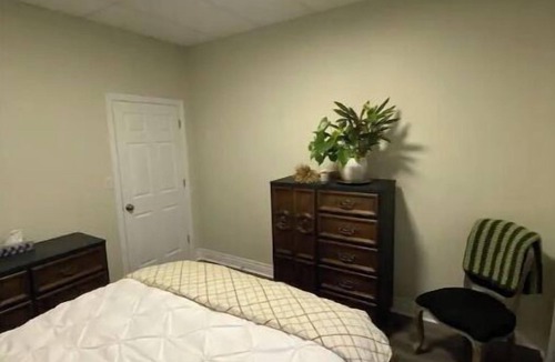 Springford Bed & Breakfast | 1 Bedroom with loft on a quiet gated farm property
