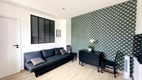 Montry Apartment | 1 Bedroomed Groundfloor Apartment