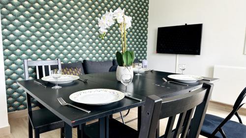 Montry Apartment | 1 Bedroomed Groundfloor Apartment