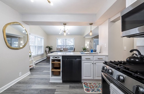 Merriam Park House | 1 Block to Allianz Field Sleeps 8+ Patio & Parking