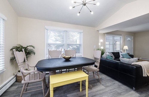 Merriam Park House | 1 Block to Allianz Field Sleeps 8+ Patio & Parking