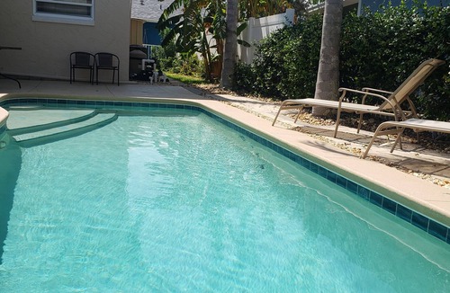 New Smyrna Beach House | 1 block to beach 3/2 with pool