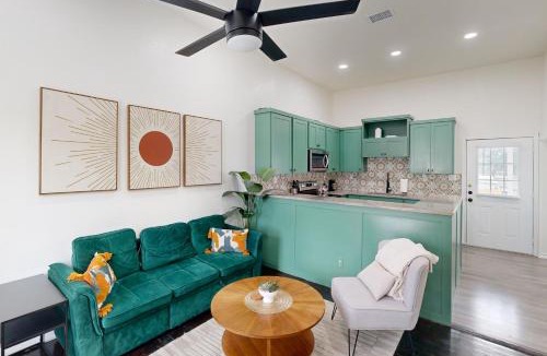Mahncke Park Apartment | 1 Block to Botanical Garden! San Antonio Escape