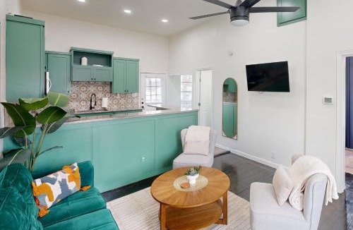 Mahncke Park Apartment | 1 Block to Botanical Garden! San Antonio Escape