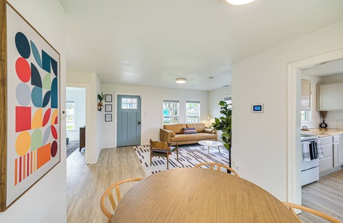 Central Arlington House | 1 Block to Dallas Stadium! Home w/Hot Tub!