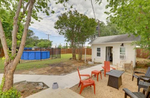 Central Arlington House | 1 Block to Dallas Stadium! Home w/Hot Tub!